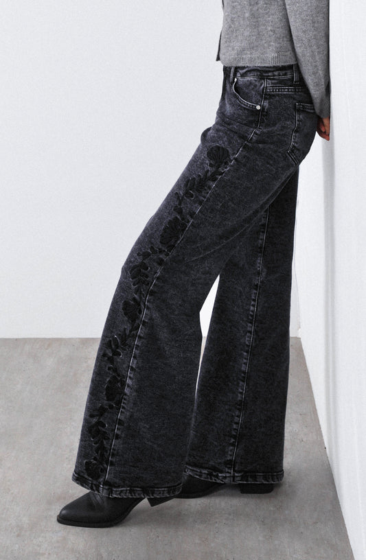 Pantalón Bordado Floral Grey