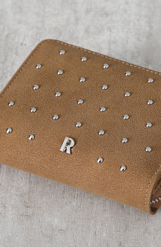 Billetera Tachas Brown