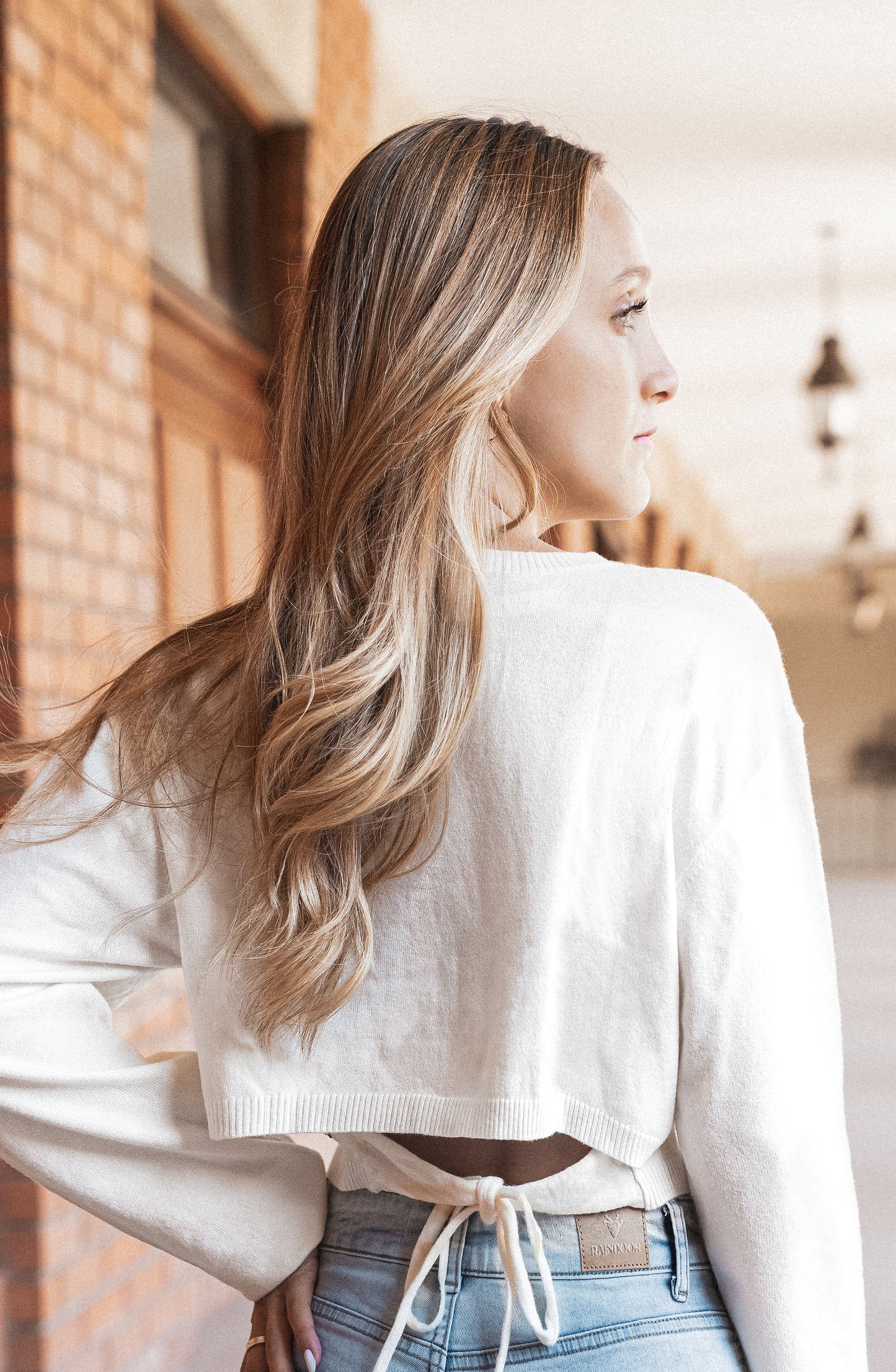 Sweater Espalda Abierta Ecru