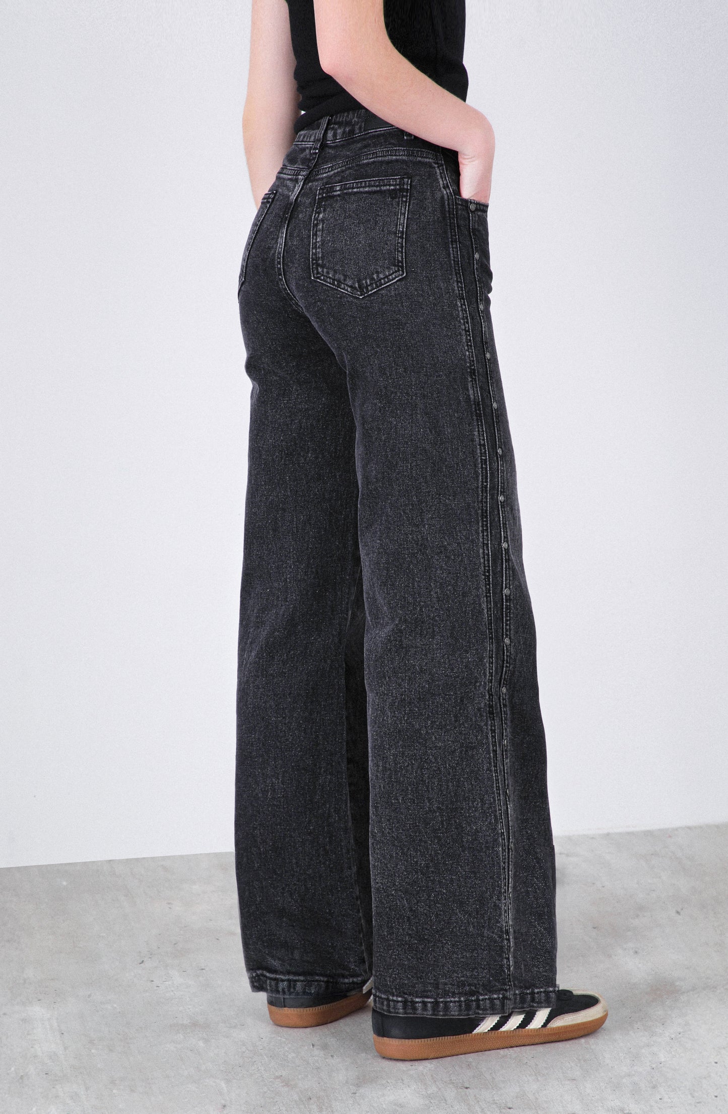 Pantalón Cortes Black