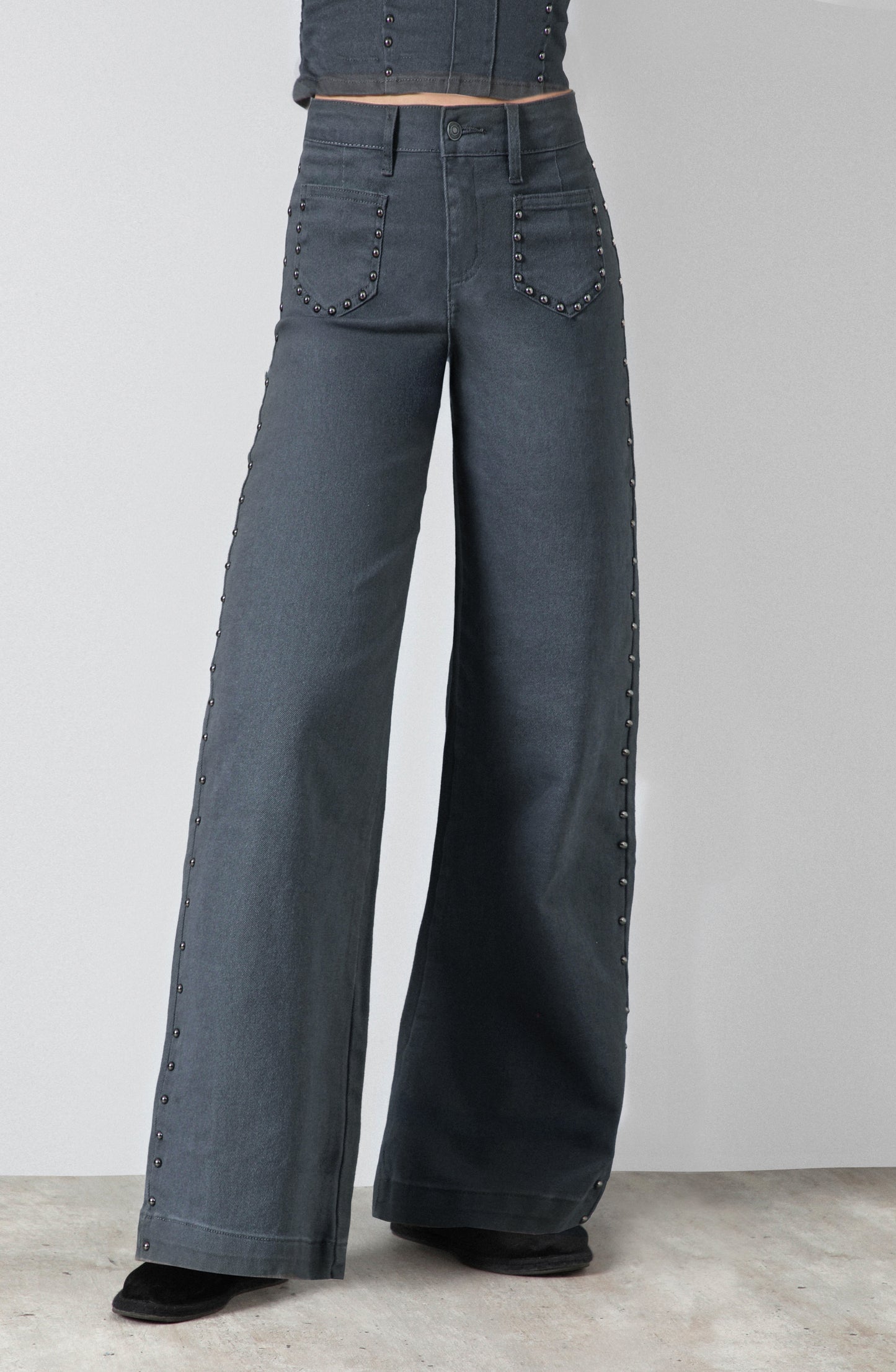 Pantalón Wide Leg Tachas Grey