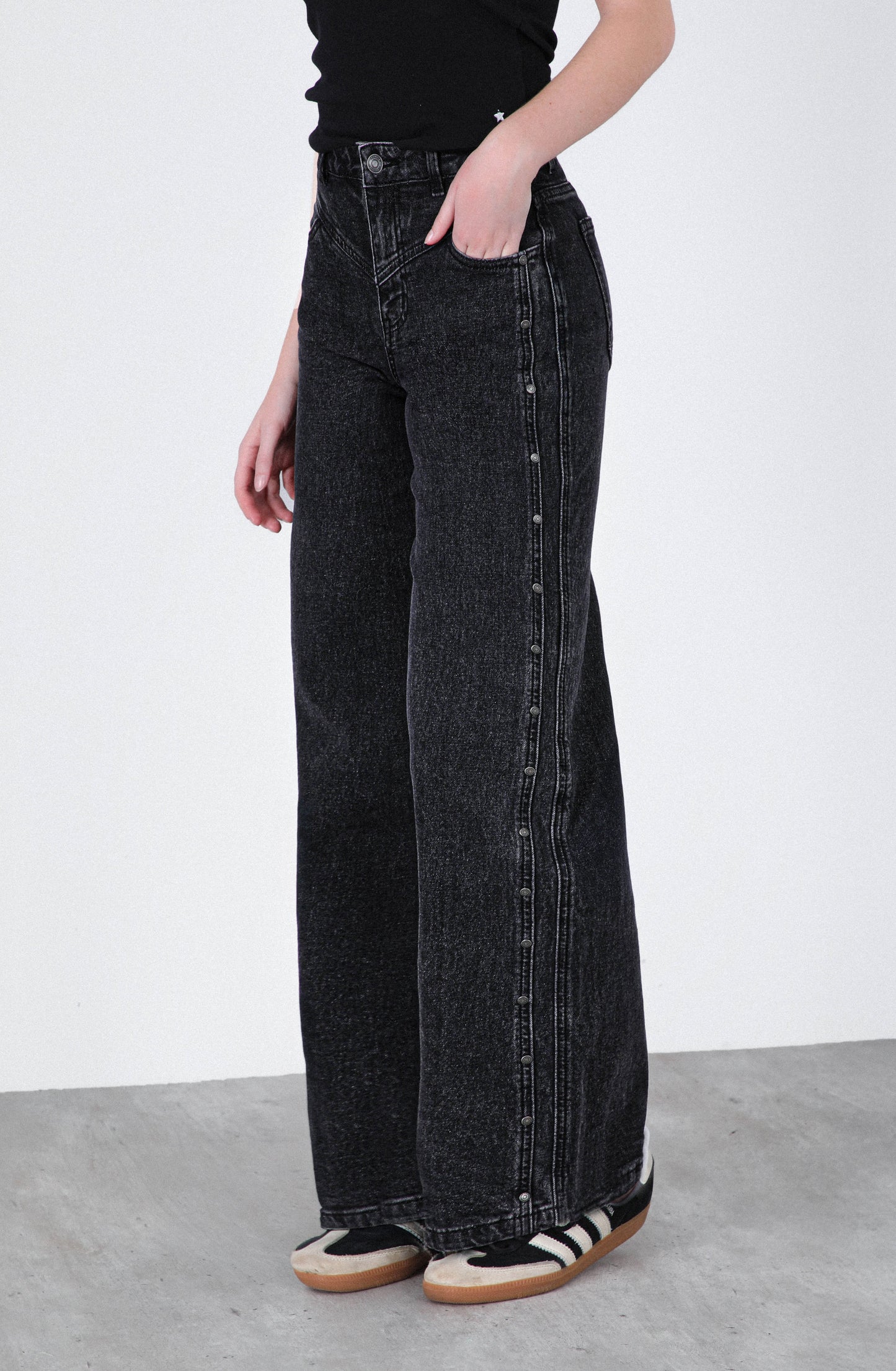 Pantalón Cortes Black