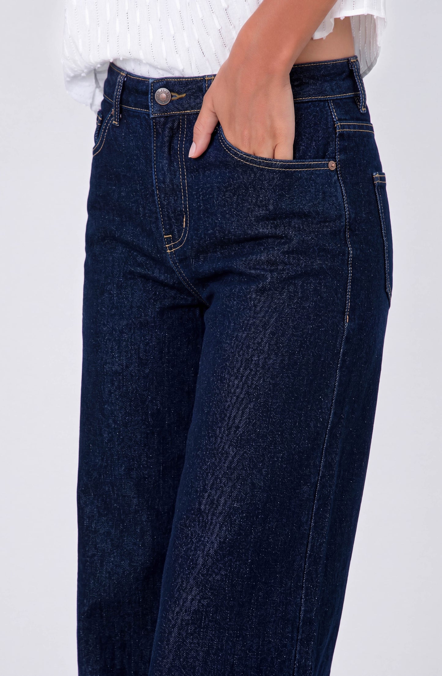 Pantalón Bordado Alas