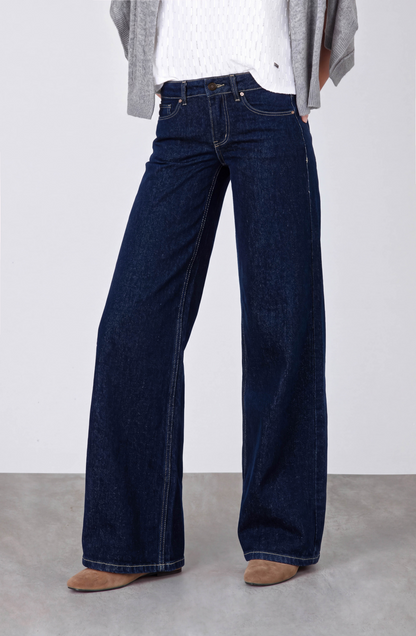 Pantalón Bordado Alas Tiro Bajo