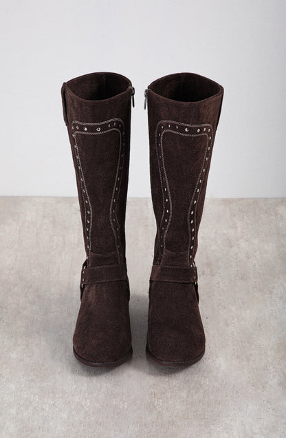 Bota Alta Tachas Brown