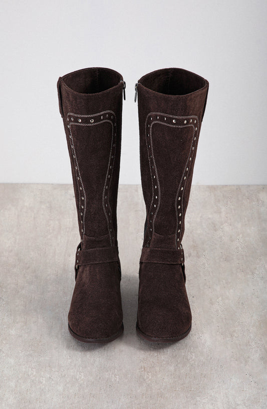 Bota Alta Tachas Brown