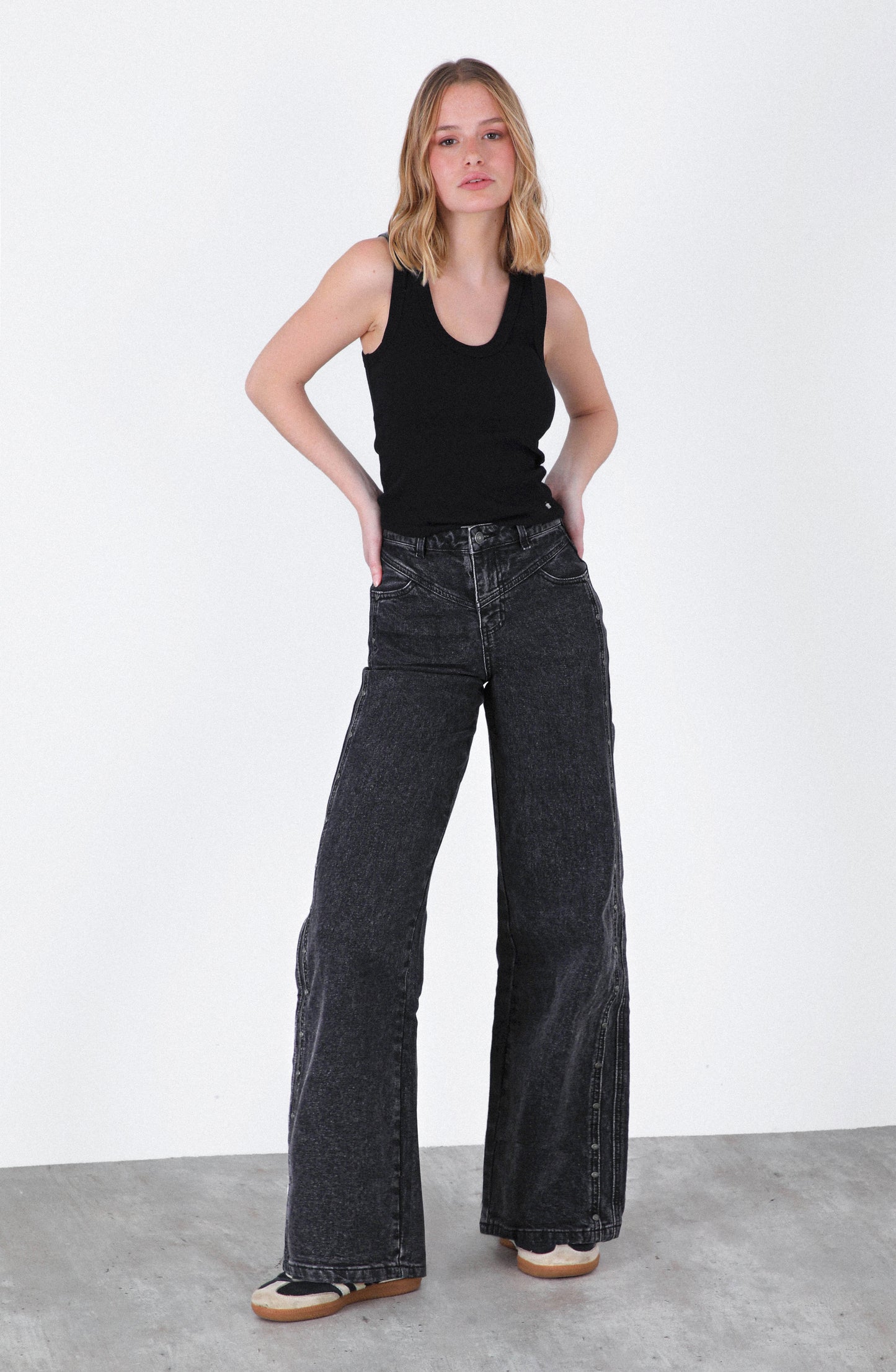 Pantalón Cortes Black