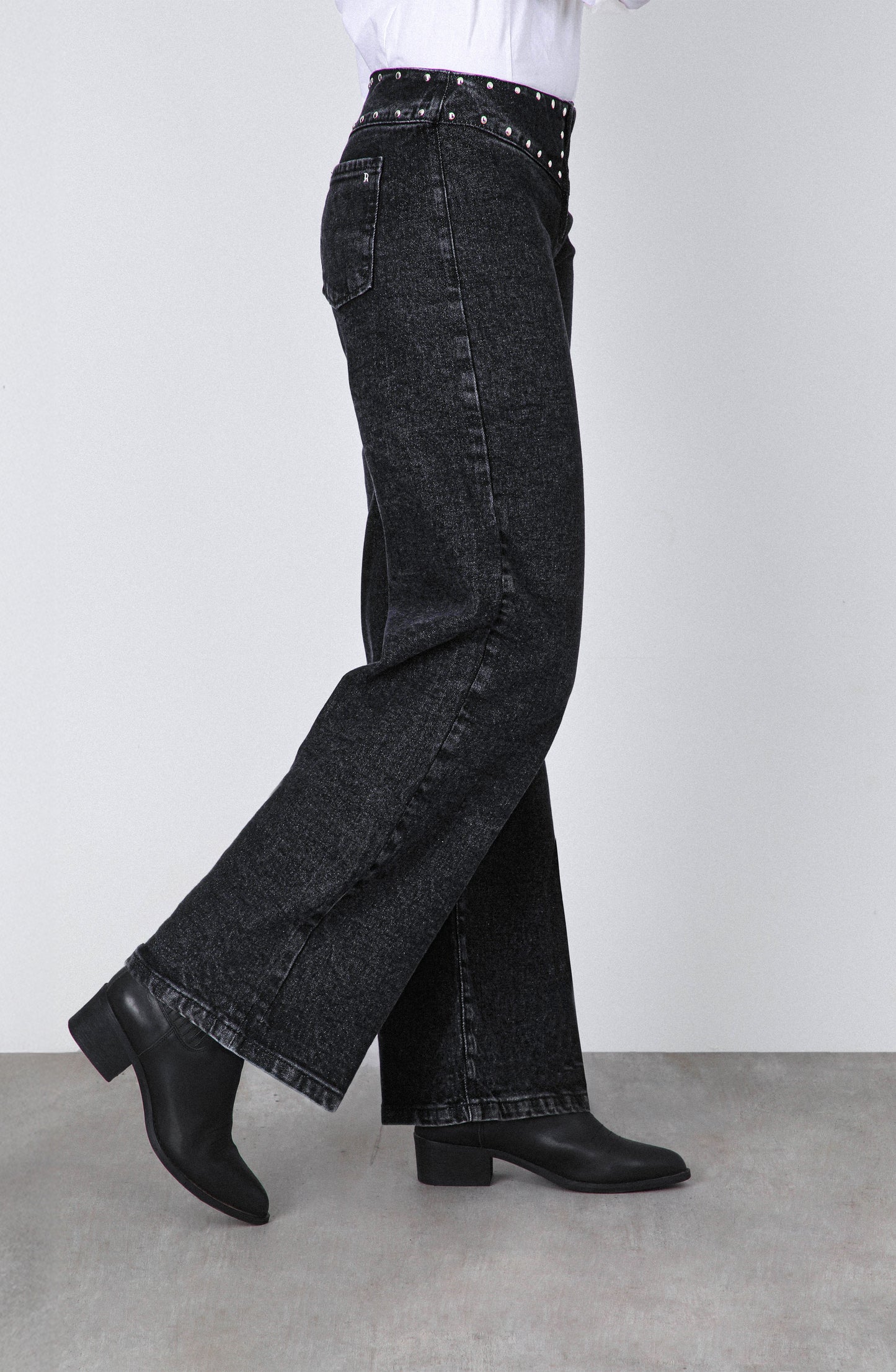 Pantalón Tachas Zipper Black