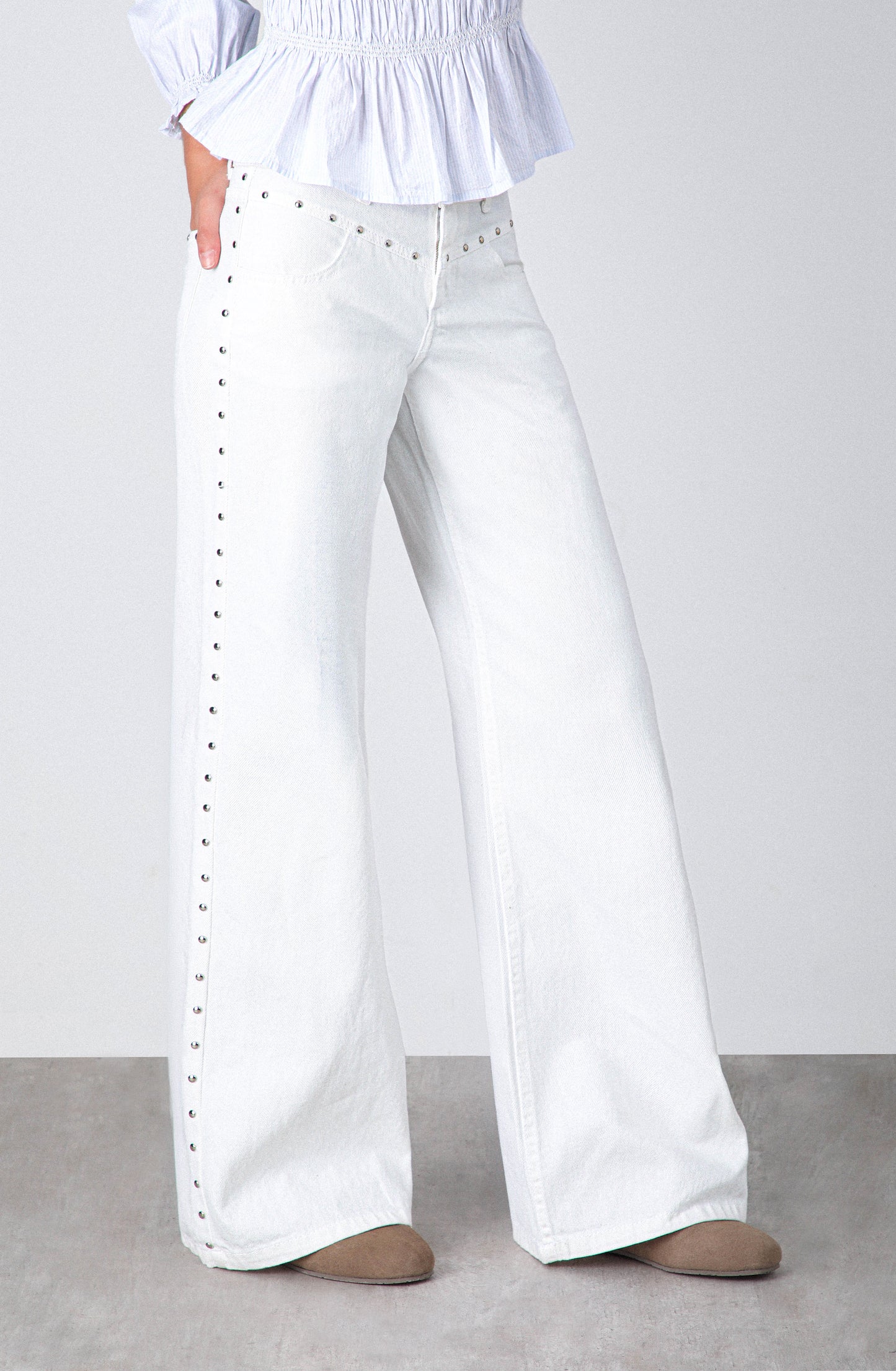 Pantalón Tachas Frontales White