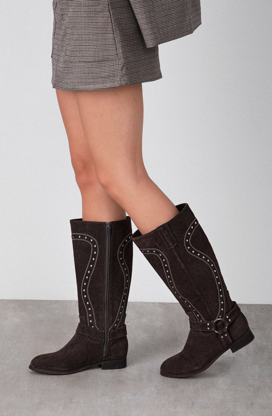 Bota Alta Tachas Brown