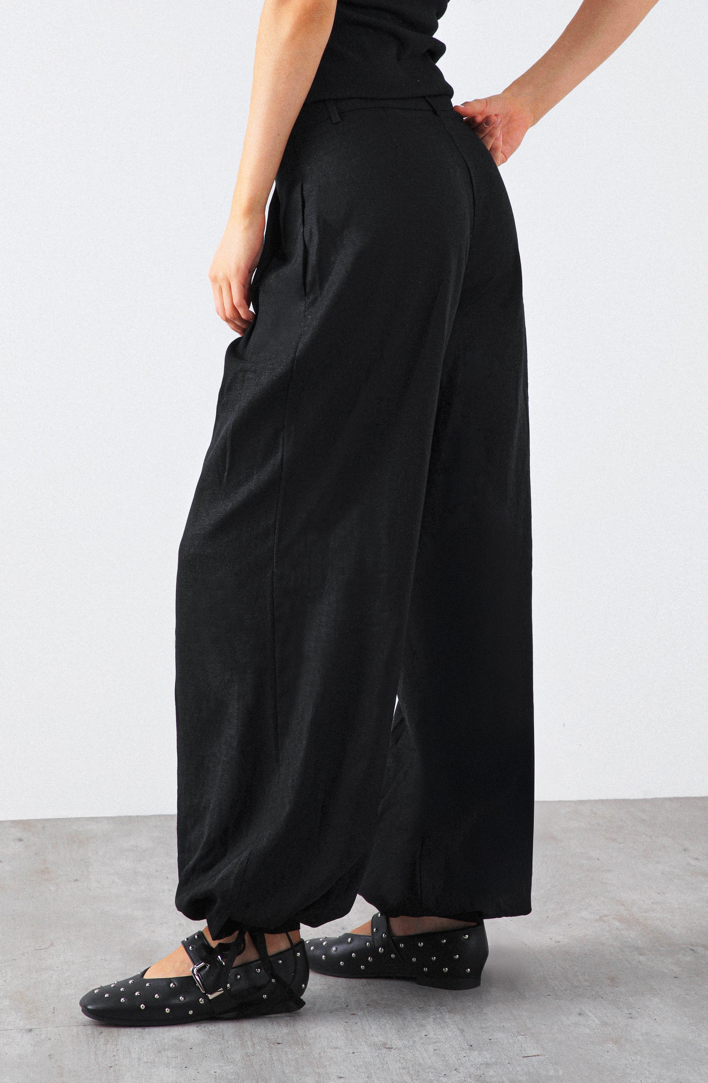 【新品】LEINWANDE High-rise Balloon Trousers Pantalón Balloon Lino Black – Raindoor