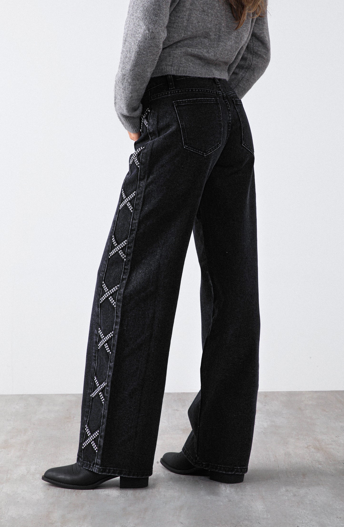 Pantalón Franja Lateral Tachas Black