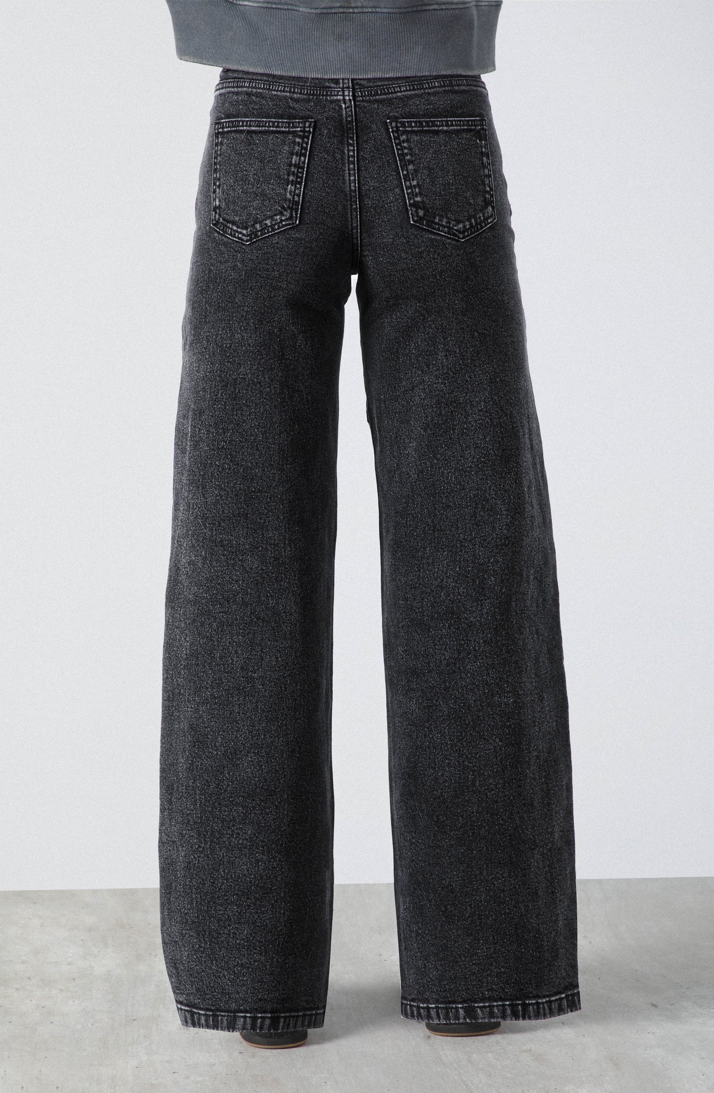 Pantalón Cortes Tachas Black R