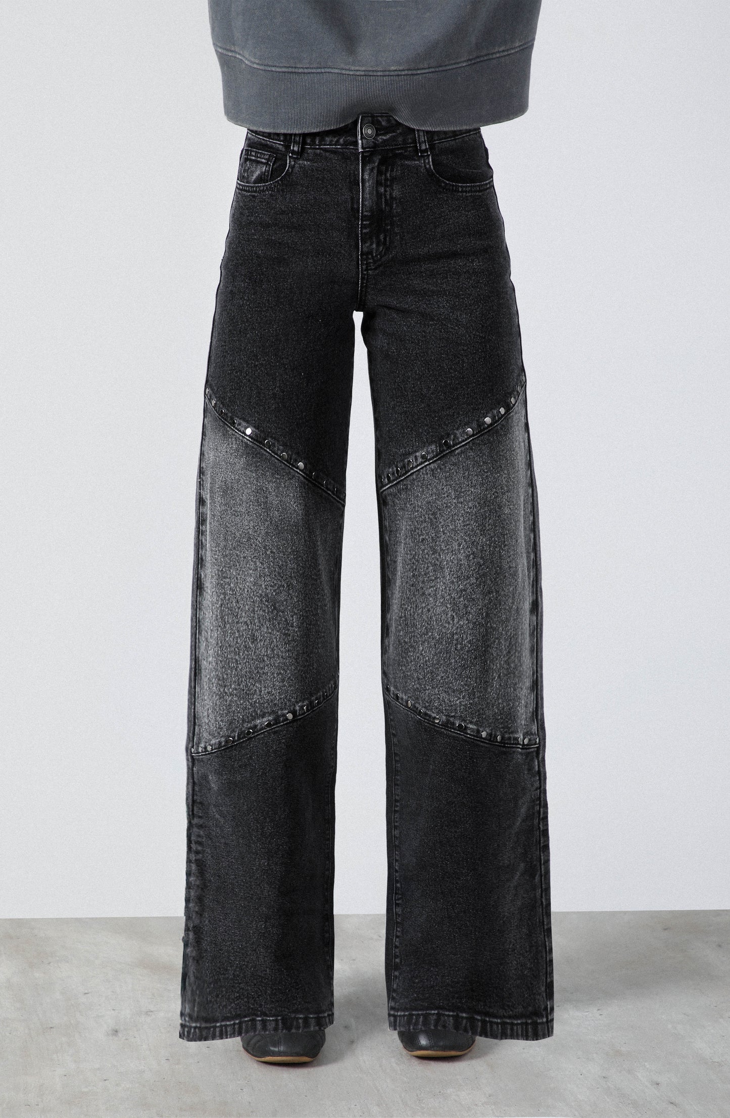 Pantalón Cortes Tachas Black R