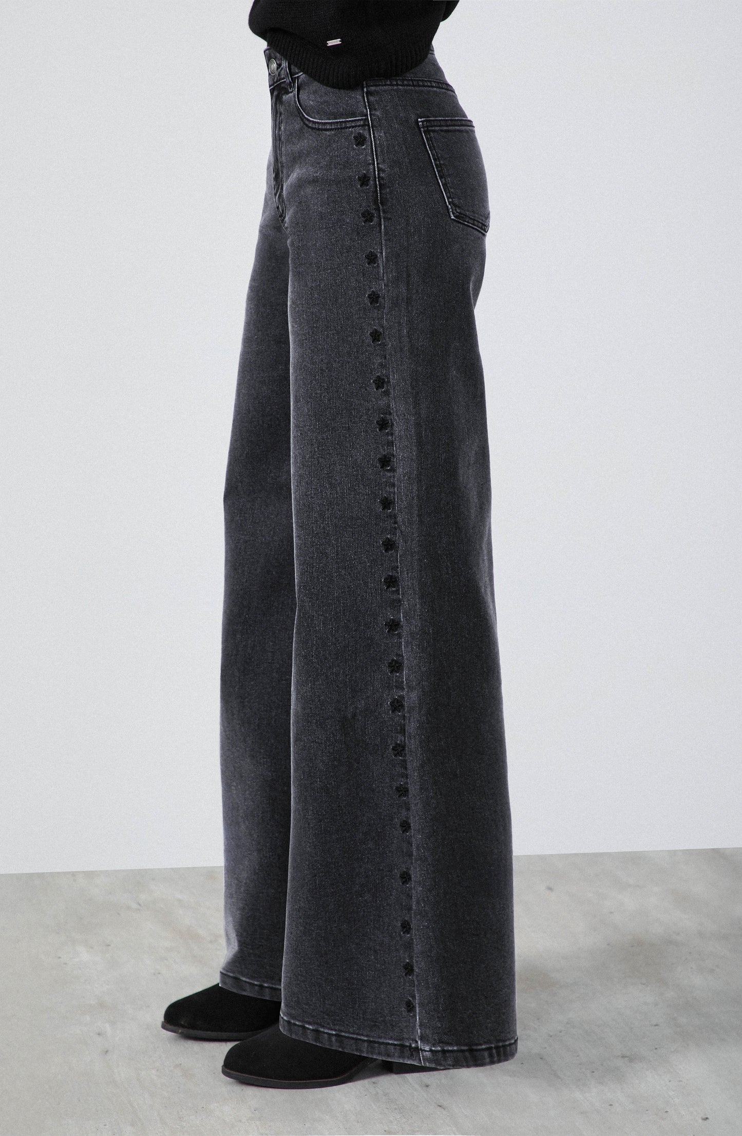 Pantalón Estrellas Bordadas Gray