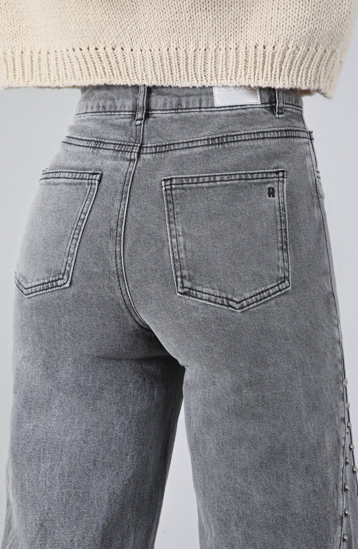 Pantalón Tachas Corte Lateral Gray