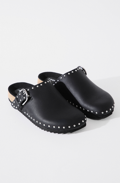 Zuecos Leather Tachas Black – Raindoor
