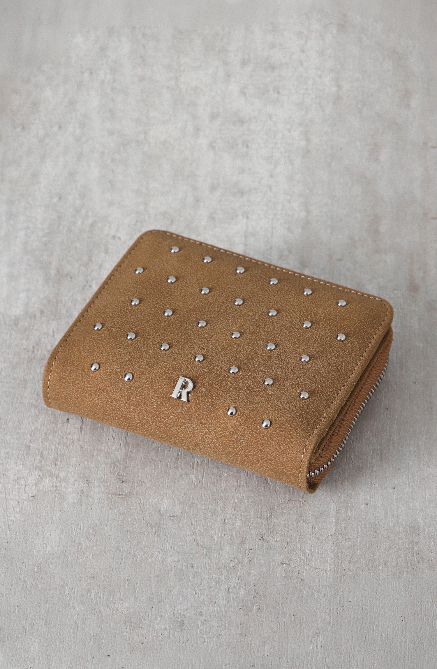 Billetera Tachas Brown