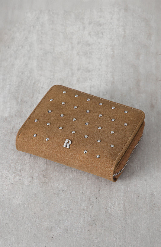 Billetera Tachas Brown