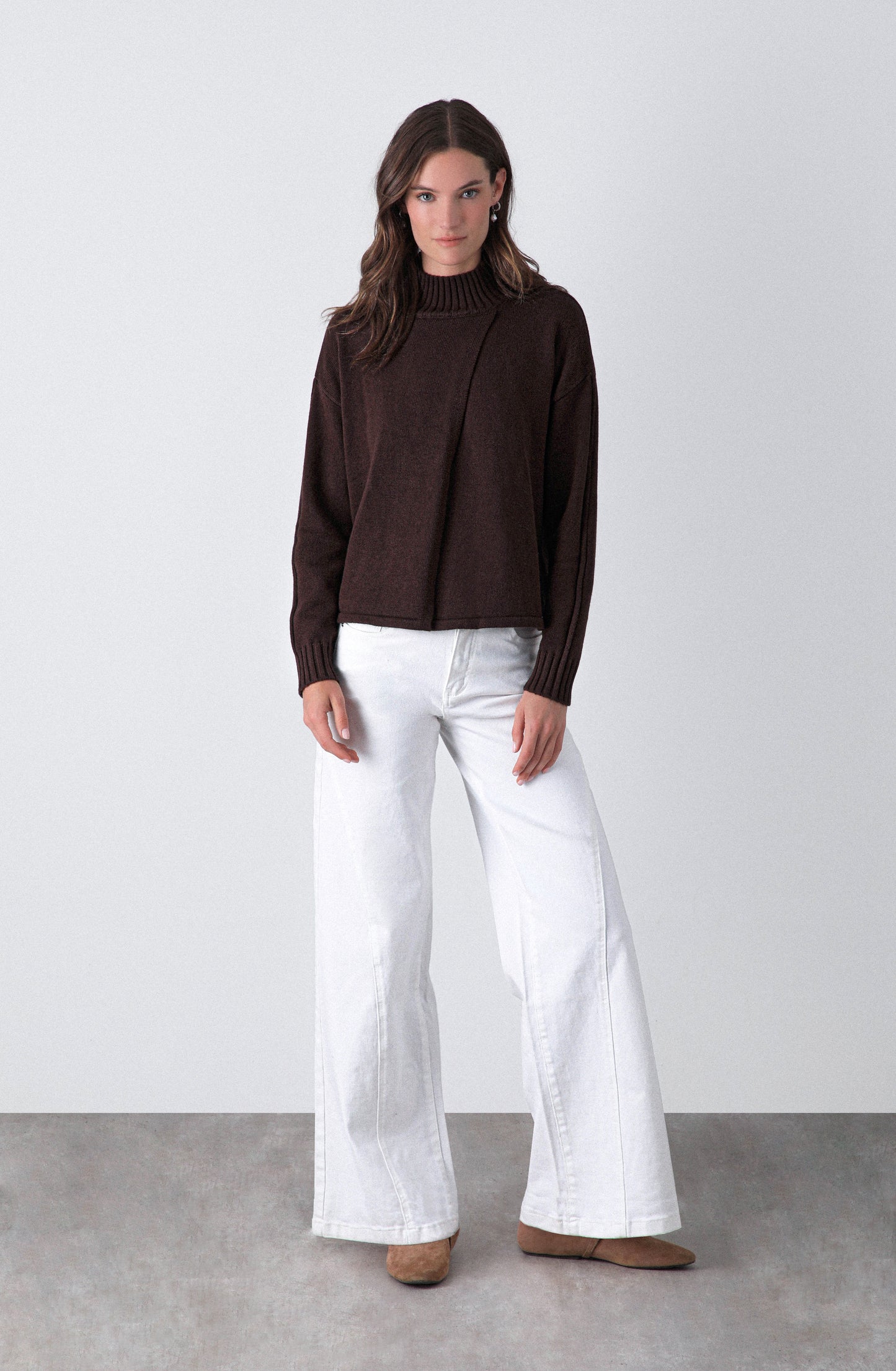 Sweater Cuello Alto Abertura Brown