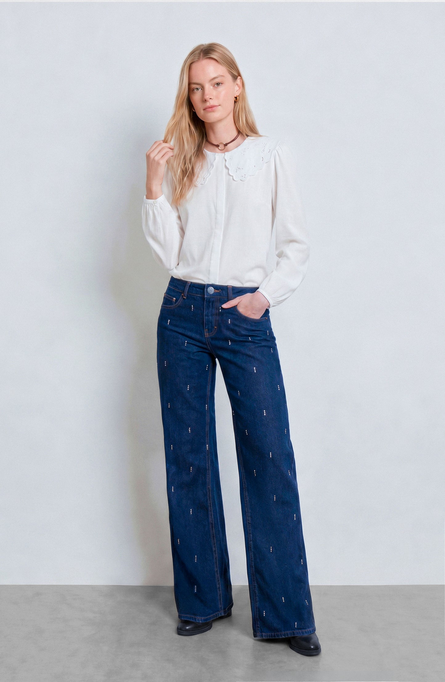 Blusa Cuello Bobo Embroidery White