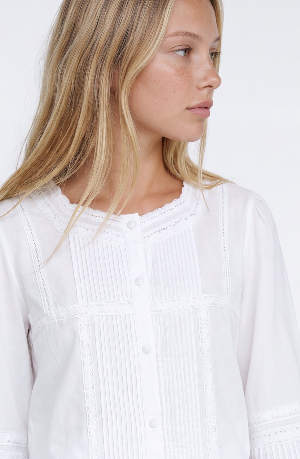 Top Cuadrado Bordado Media Manga White