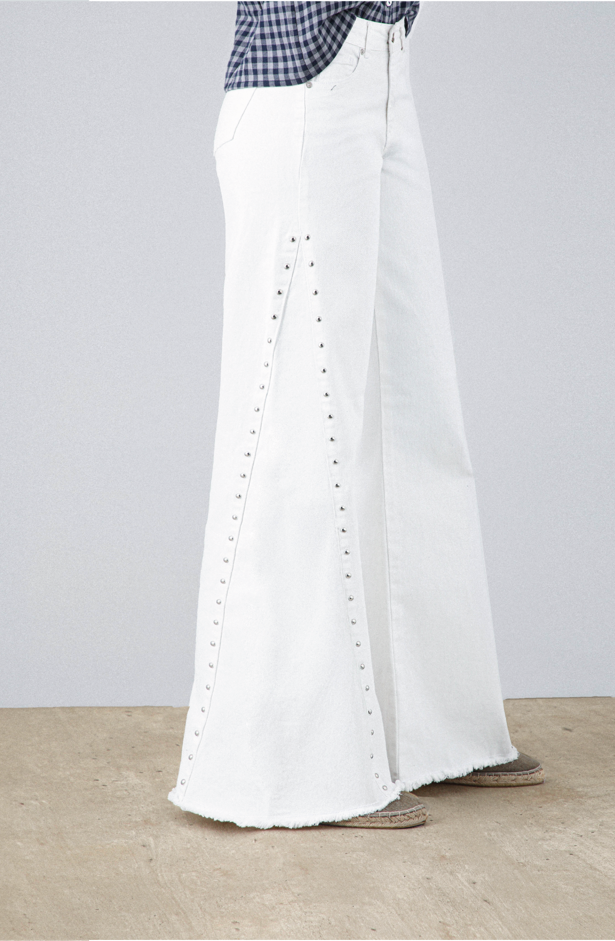 Pantalón Tachas Corte Lateral White