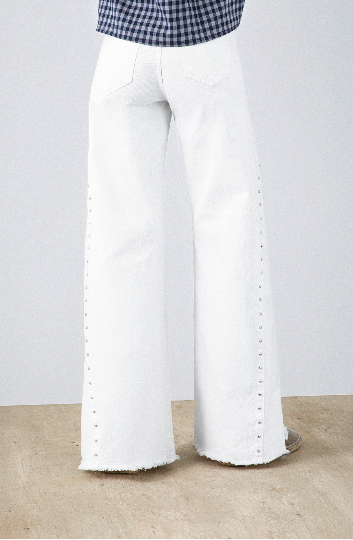 Pantalón Tachas Corte Lateral White
